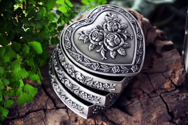 3-slāņu sirds formas alvas sakausējuma metāla klasiskā Eiropas Gothic Princese Mēdeja ir rotaslietas piemiņas suvenīru lodziņā 2118 Attēls 4