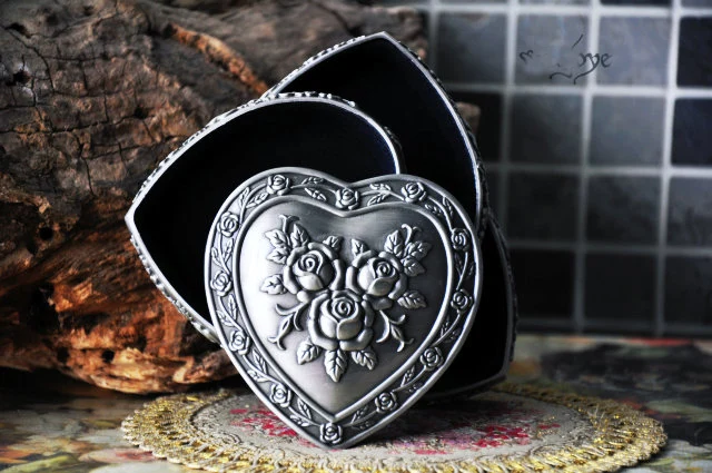 3-slāņu sirds formas alvas sakausējuma metāla klasiskā Eiropas Gothic Princese Mēdeja ir rotaslietas piemiņas suvenīru lodziņā 2118 Attēls 5