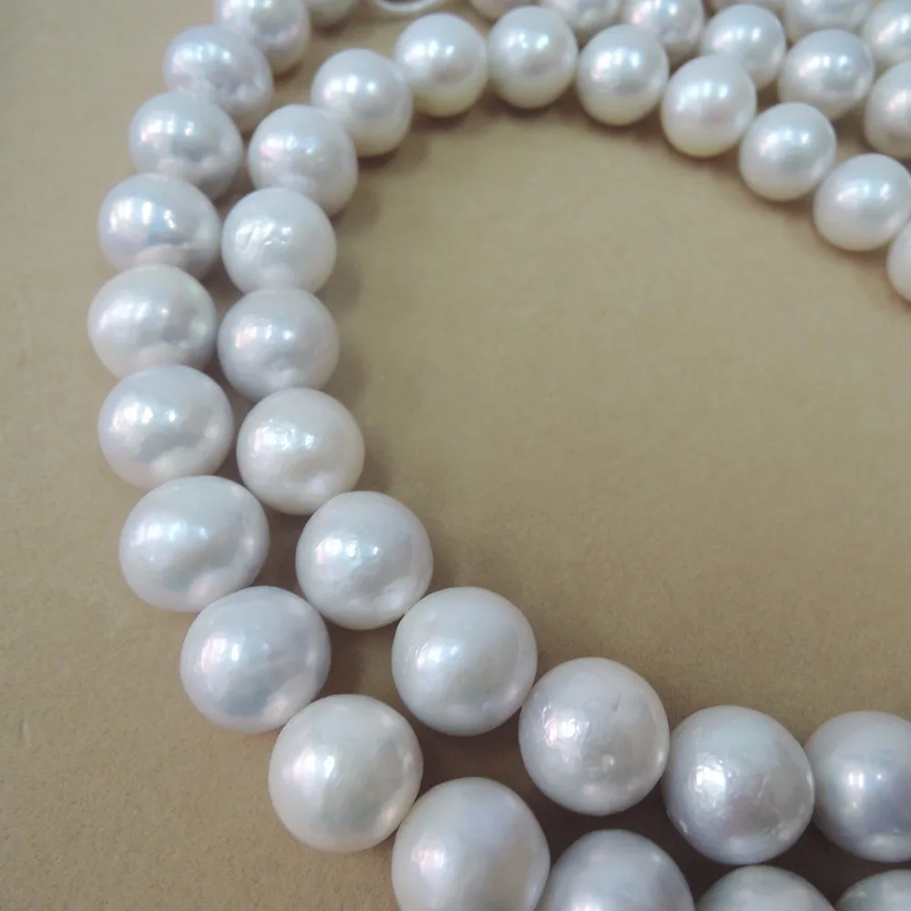 40 cm, saldūdens pērļu materiāls, ar apaļas formas -daba balta krāsa-12-15 mm, ideāli apaļas pērles Attēls 4