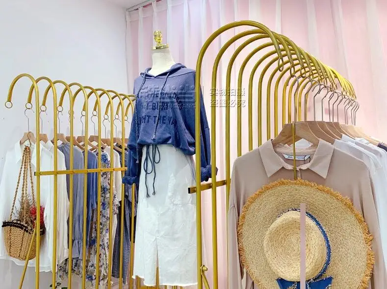 Apģērbu display rack grīdas-pastāvīgā golden vienkārši high-end kombinācija pakaramais sieviešu apģērbu veikals modelis aksesuārus Nakajima plauktā Attēls 2
