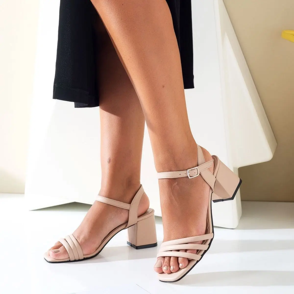 Barnes Pliks Sieviešu augstpapēžu Modes Piemērots Papēžiem Kurpes Luksusa Sievietes Sūkņi Ir 2021. Stilīgs Pirmās Kvalitātes Ādas Sūkņi Ērti Kāzu Līgava Stiletta Platforma Attēls 1