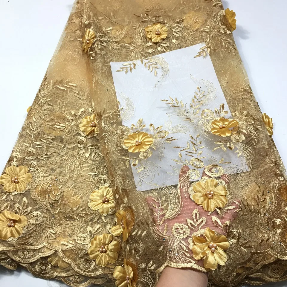 Karstā Pārdošanas Produktu Zelta franču Tilla Acs Mežģīņu Audumu Ar Akmeņiem 3D Ziedi Fāzēm Izšūtās Mežģīnes Audumu M31581 Attēls 3