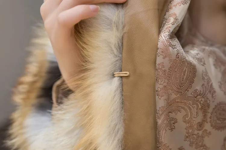 Nekustamā red fox kažokādas pilna ādas sieviešu kažoku silver fox kažokādas īsa kleita ar garām piedurknēm ziemas jaka Attēls 2