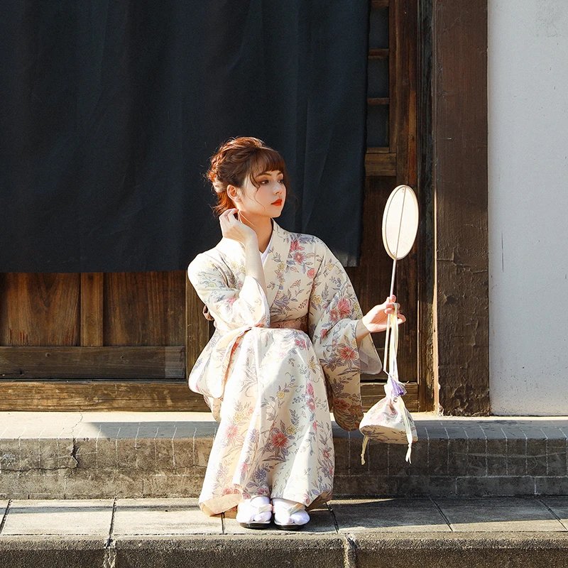 Sieviešu Tradicionālo Japāņu Kimono Japānas Stila Ziedu Izdrukas Classic Yukata Cosplay Kleitu, kas Veic Valkāt Peldmētelis Attēls 1