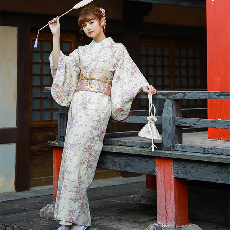 Sieviešu Tradicionālo Japāņu Kimono Japānas Stila Ziedu Izdrukas Classic Yukata Cosplay Kleitu, kas Veic Valkāt Peldmētelis Attēls 2