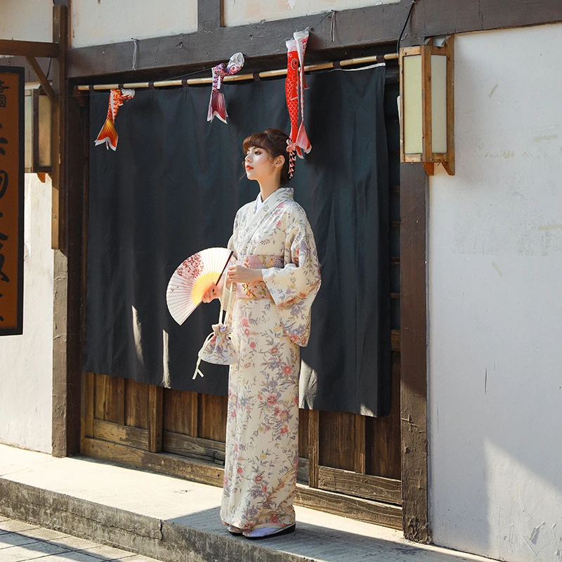 Sieviešu Tradicionālo Japāņu Kimono Japānas Stila Ziedu Izdrukas Classic Yukata Cosplay Kleitu, kas Veic Valkāt Peldmētelis Attēls 3