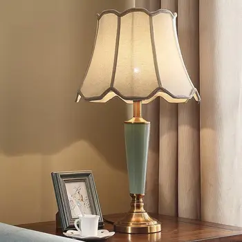 Amerikāņu retro guļamistabas gultas keramikas galda lampa Eiropas mūsdienu vienkāršu, siltu un radošu dzīves telpa studiju mājsaimniecības lampas 2