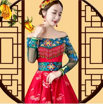 īsta ķīnas sarkano pušķi/ķīniešu peonija izšuvumu rakstu gara kleita kleita skatuves sniegumu 2